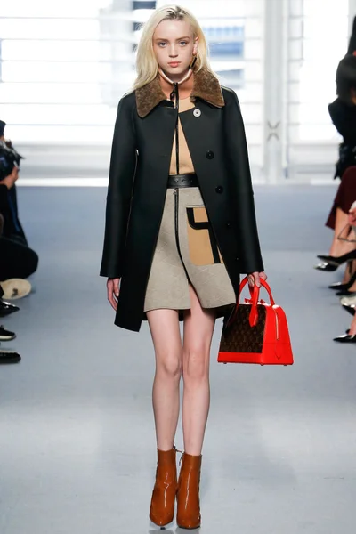 Look 9